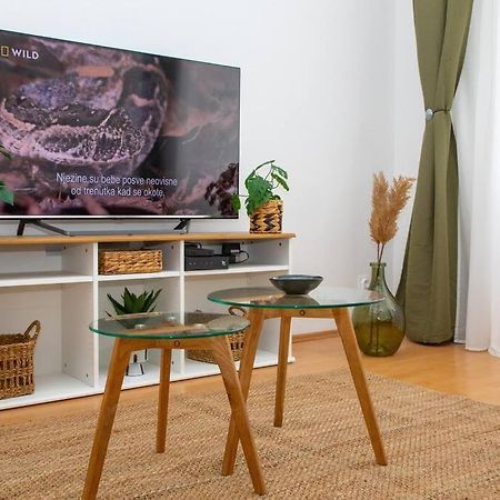 Brand New City Center Apartment Nostalgija Split Bagian luar foto
