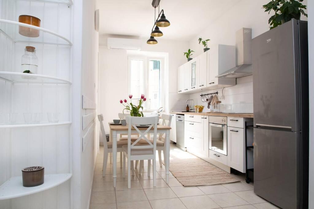 Brand New City Center Apartment Nostalgija Split Bagian luar foto