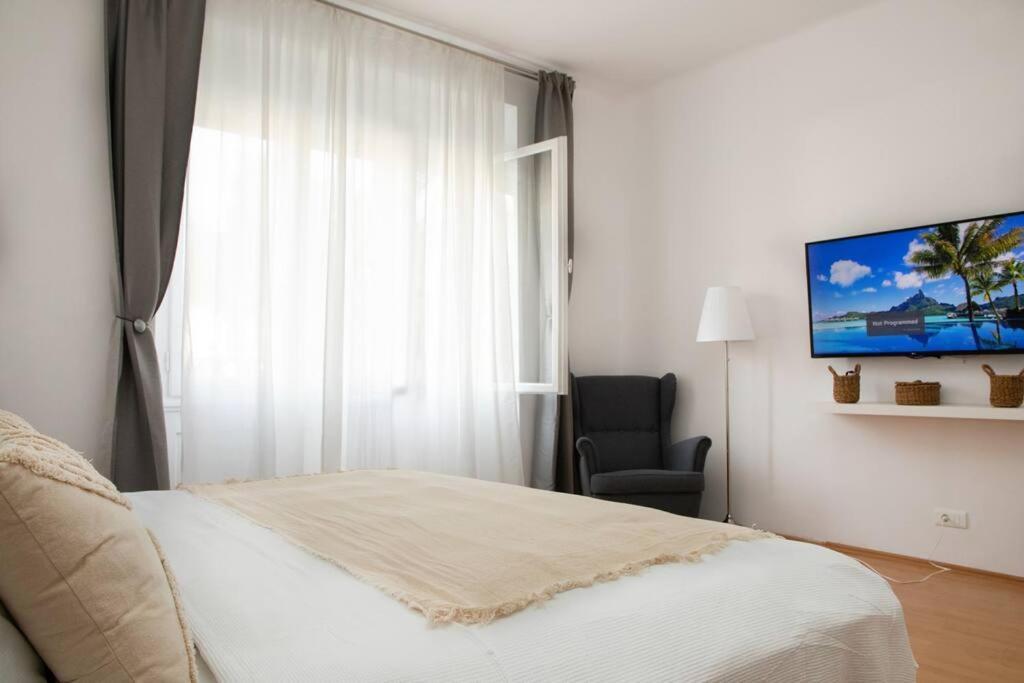 Brand New City Center Apartment Nostalgija Split Bagian luar foto