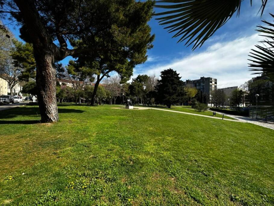 Brand New City Center Apartment Nostalgija Split Bagian luar foto