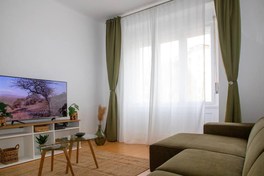 Brand New City Center Apartment Nostalgija Split Bagian luar foto